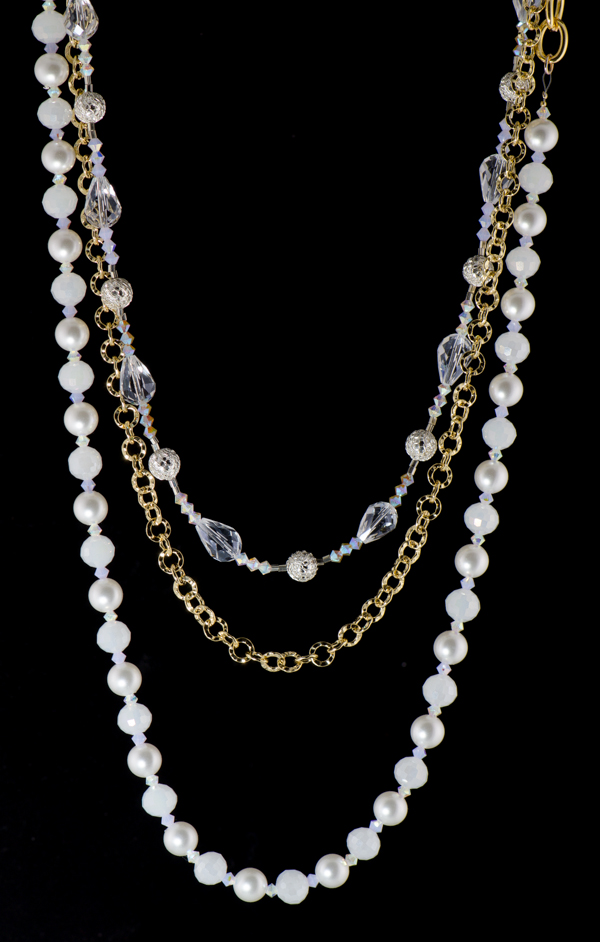 Glimmering Pearl Necklace